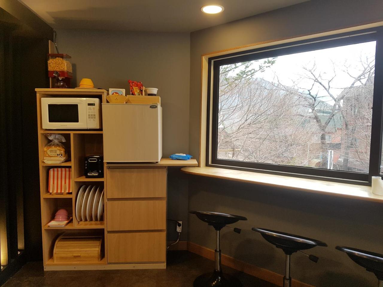 White House Sokcho Exterior foto